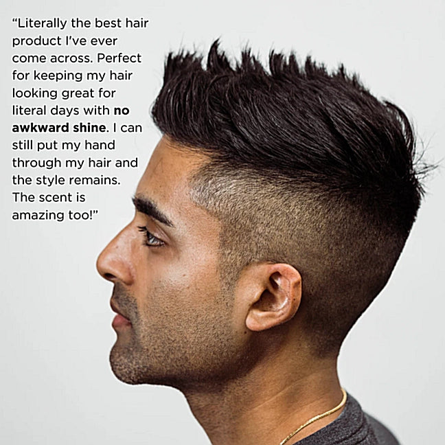 Hombre de perfil con pelo texturizado y opinión de un cliente sobre O'DOUDS Dry Wax