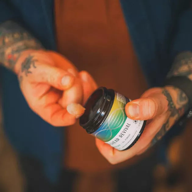 SHEAR-REVIVAL-younger-days-gel-pomade-02-EMBASIS